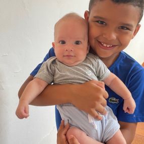 Glória, Família em Dourados