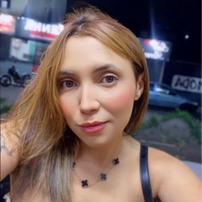 Larissa, Babá em Arujá