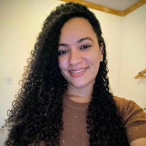 Natalie, Babá em São José dos Campos