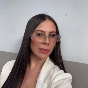 Emilaine, Babá em Castro