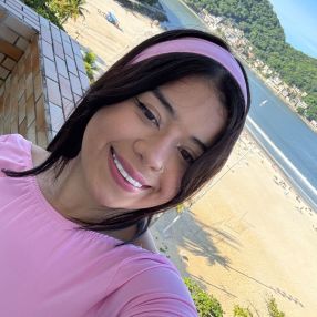 Hellen, Babá em Santos