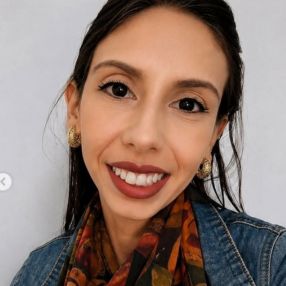 Letícia, Babá em Joinville