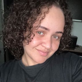 Hillary, Babá em Itaí