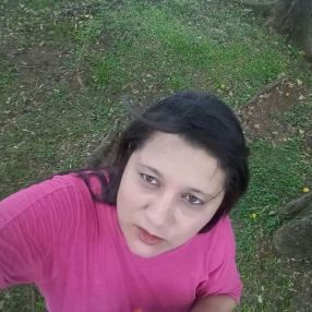 Andréa, Babá em Guaíba
