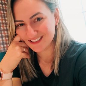 Larissa, Babá em Cambé