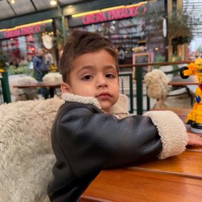 Ariana, Família em Palhoça