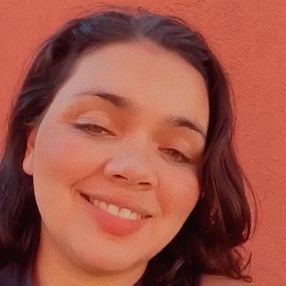 Isabele, Babysitter in Trindade