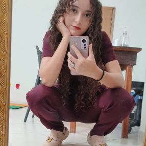 Natália, Babá em Trindade