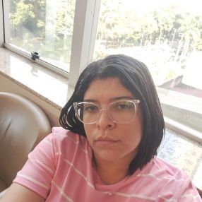 Kelly, Babá em Mineiros