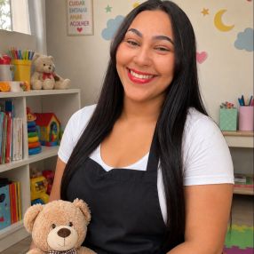 Larissa, Babá em Maricá