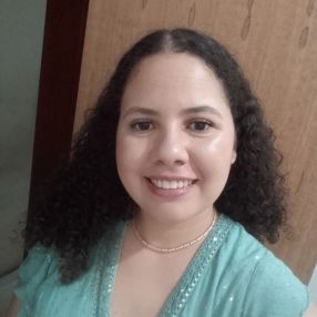 Lara, Babá em Muriaé