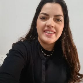 Chrys, Babá em Fazenda Rio Grande