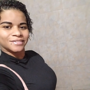 Iris, Babá em Mesquita