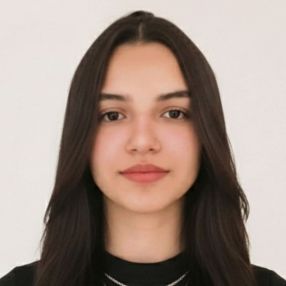 Emanuelly, Babá em Belo Oriente