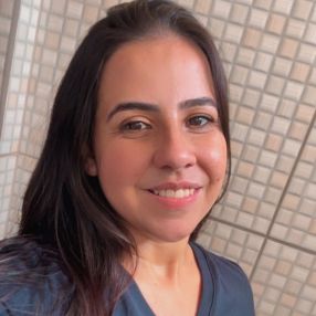 Sabrina, Babysitter in Votorantim