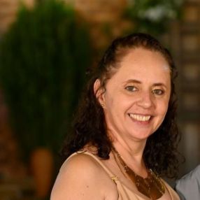 PRISCILA, Babá em Betim