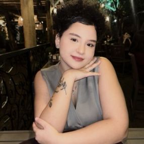 Larissa, Babá em Mirassol
