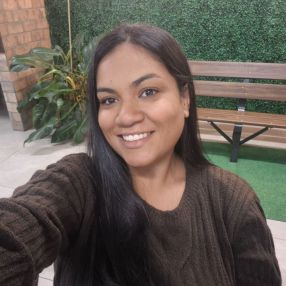 Leticia, Babysitter in Araucária