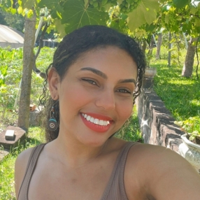 Júlia, Babysitter in Porto Alegre