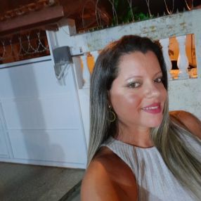 Vanessa, Babá em Ubatuba