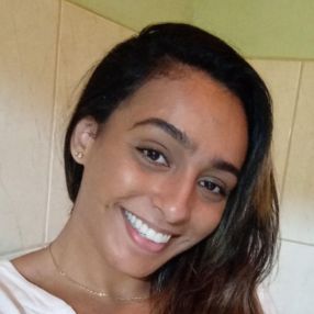 Jennifer, Babá em Nova Friburgo