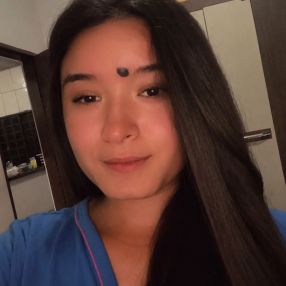 Julia, Babá em Três Pontas