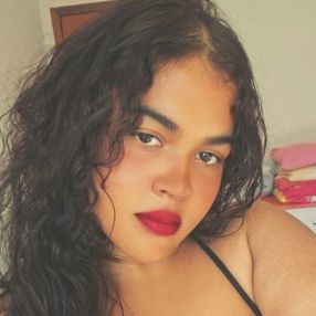 Leandra, Babá em Manhuaçu