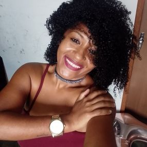 Juliana, Babá em Escada