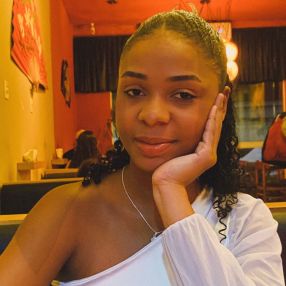 Andressa, Babá em Queimadas