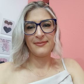 Paulania, Babá em Franca