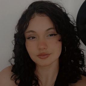 Camila, Babá em Ubá