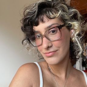 Júlia, Babá em São Pedro da Aldeia