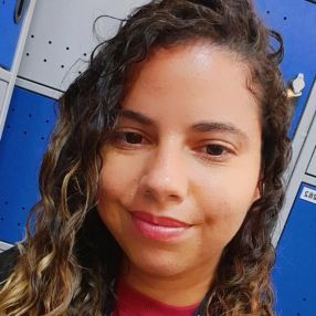 Yasmin, Babá em Santa Rita
