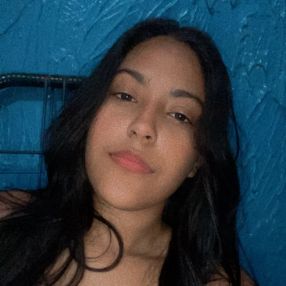 Yasmim, Babá em Escada