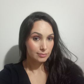 Elaine, Babysitter in Contagem