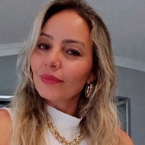 Giselle, Babá em Rio Verde