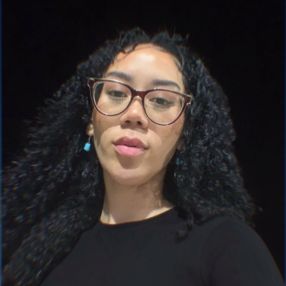 Larisse, Babá em Macaé