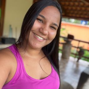 Leticia, Babysitter in Ubá