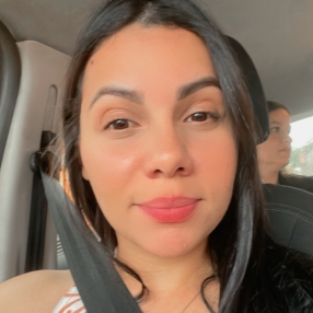 Lorena, Babá em Ribeirão Claro