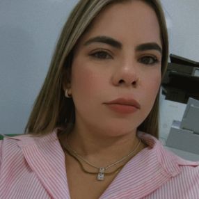 Stefanny, Babá em Caieiras