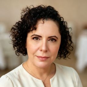 Angela, Babysitter in Poços de Caldas
