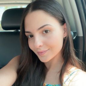 Laura, Babá em Içara