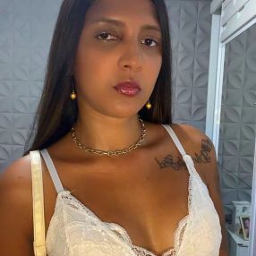 Beatriz, Babysitter in Paracambi
