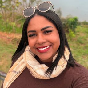 Mariana, Babá em Guarujá