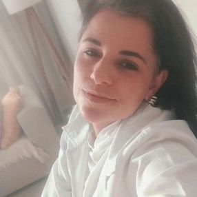 Renata, Babá em Fazenda Rio Grande