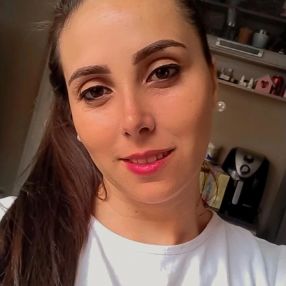 Amanda, Babá em Franca