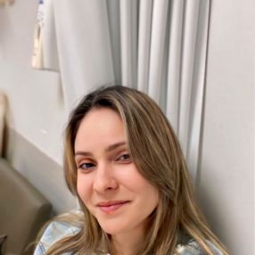 Acácia, Babysitter in Guarujá