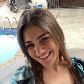 Nicoly, Babá em Volta Redonda