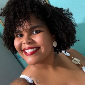 Monique, Babá em Dias d'Ávila