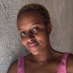 Laís, Babá em Barra Mansa